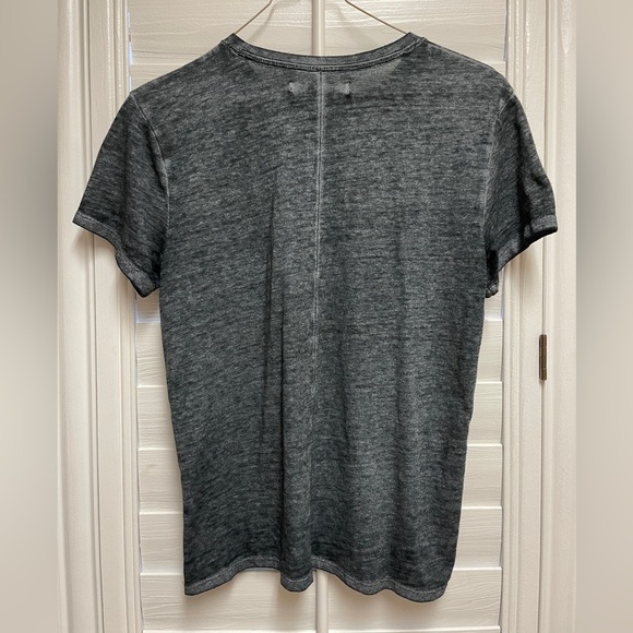 Abercrombie Essentials Black/Gray Tee with Pocket - Size XS - Picture 2 of 3